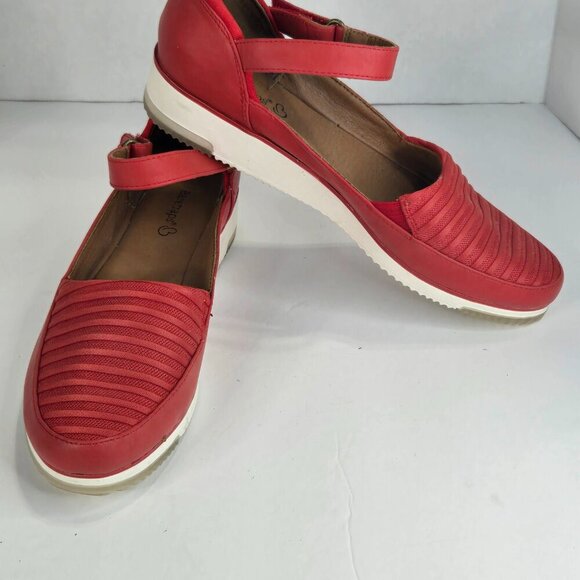 BareTraps Red Flats with Strap - Picture 6 of 11